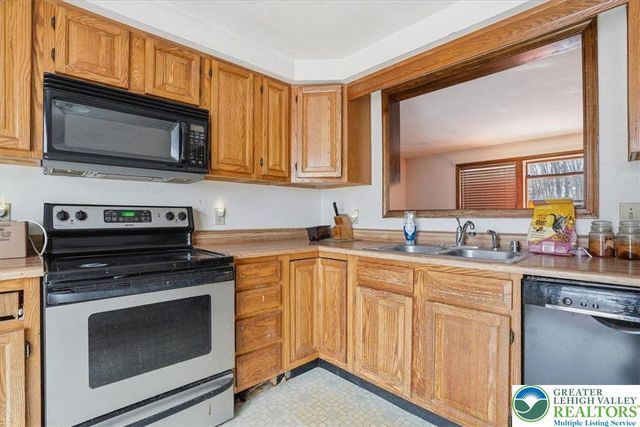 114 Carol Road, Middle Smithfield Twp, PA 18302