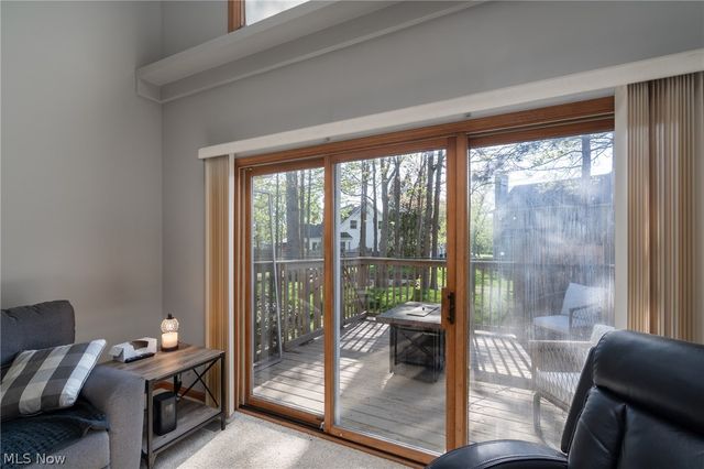 119 Ambleside Way, Amherst, OH 44001