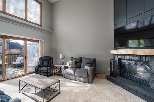 119 Ambleside Way, Amherst, OH 44001