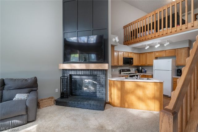 119 Ambleside Way, Amherst, OH 44001