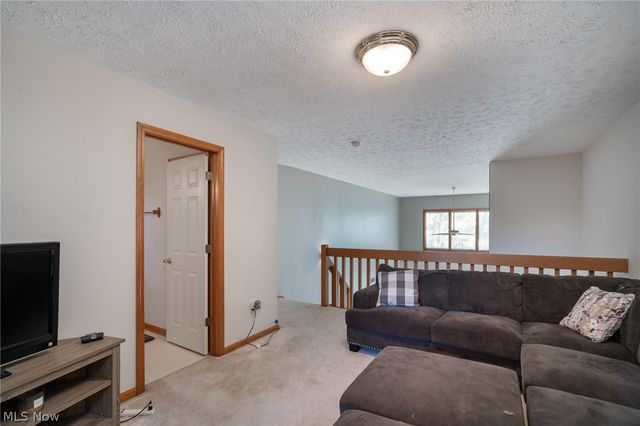 119 Ambleside Way, Amherst, OH 44001