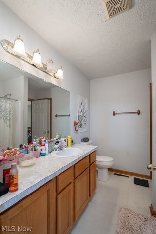 119 Ambleside Way, Amherst, OH 44001