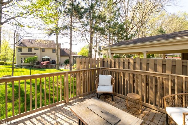 119 Ambleside Way, Amherst, OH 44001