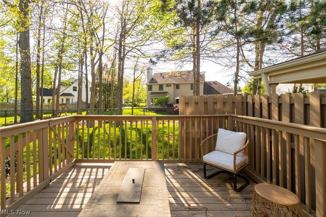 119 Ambleside Way, Amherst, OH 44001