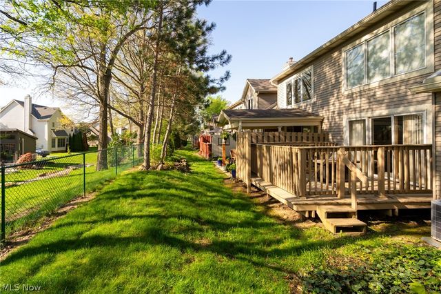 119 Ambleside Way, Amherst, OH 44001