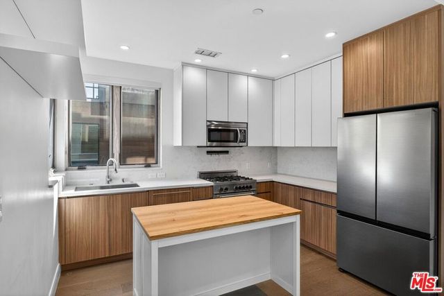 1249 N Formosa Avenue, West Hollywood, CA 90046