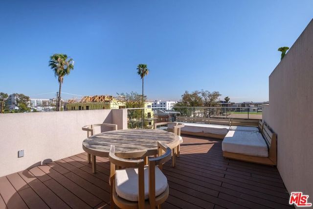 1249 N Formosa Avenue, West Hollywood, CA 90046