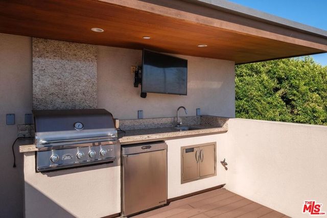 1249 N Formosa Avenue, West Hollywood, CA 90046