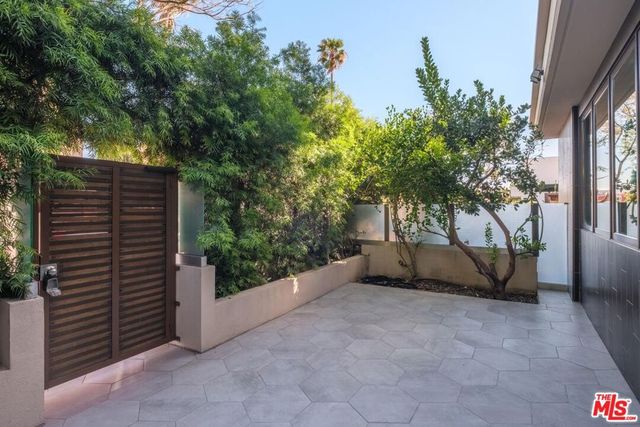 1249 N Formosa Avenue, West Hollywood, CA 90046