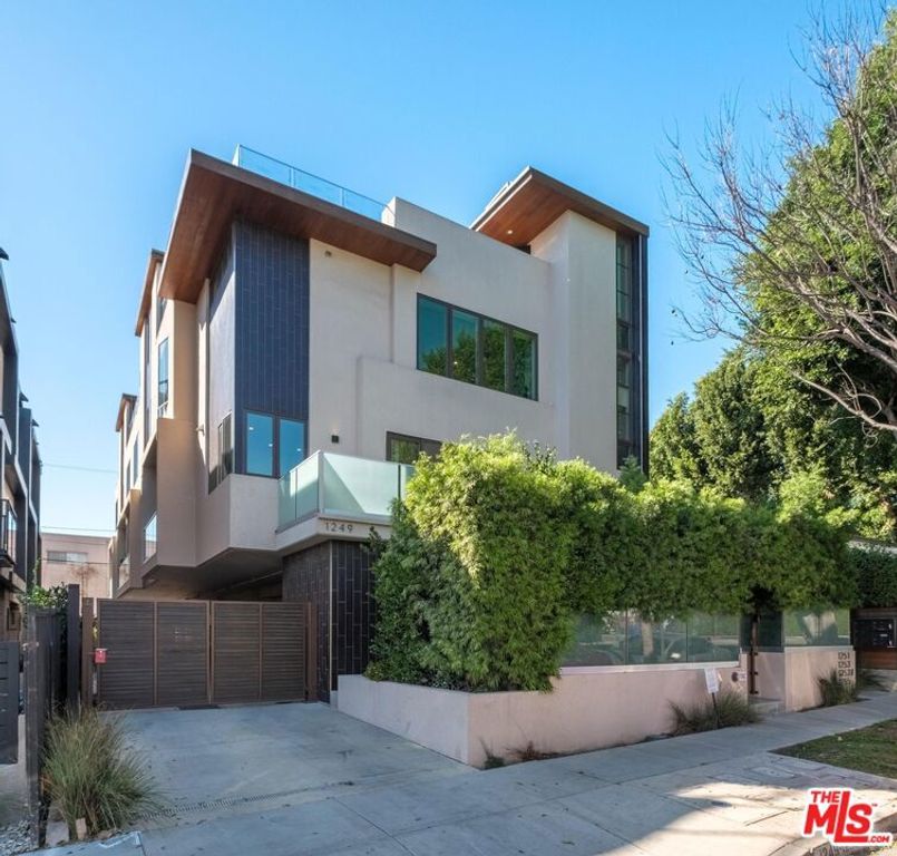 1249 N Formosa Avenue, West Hollywood, CA 90046