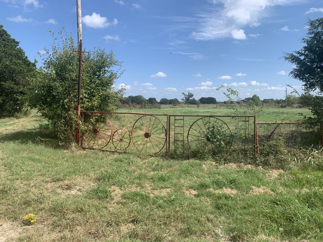 2165 County Road 3304, Greenville, TX 75402