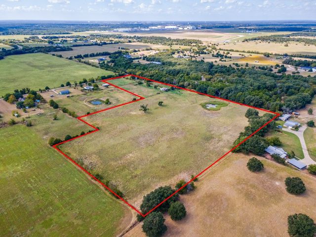 2165 County Road 3304, Greenville, TX 75402