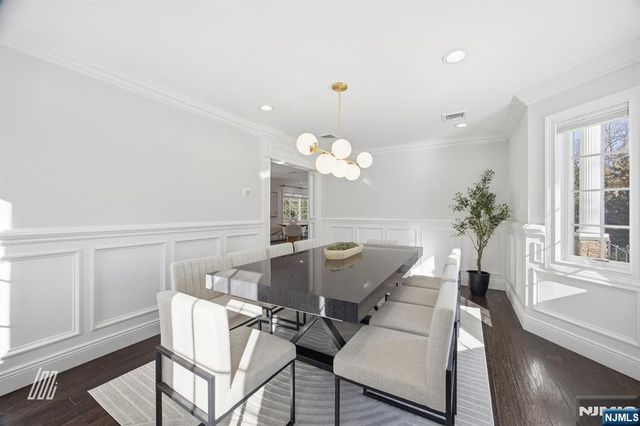 39 Drury Lane, Demarest, NJ 07627