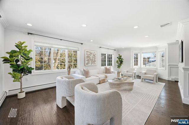 39 Drury Lane, Demarest, NJ 07627