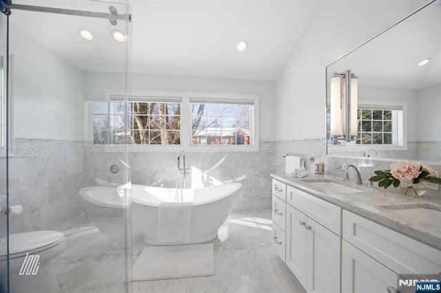 39 Drury Lane, Demarest, NJ 07627