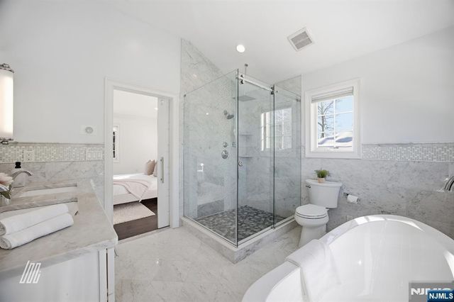 39 Drury Lane, Demarest, NJ 07627