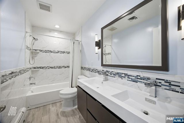 39 Drury Lane, Demarest, NJ 07627