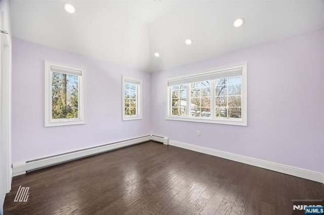 39 Drury Lane, Demarest, NJ 07627