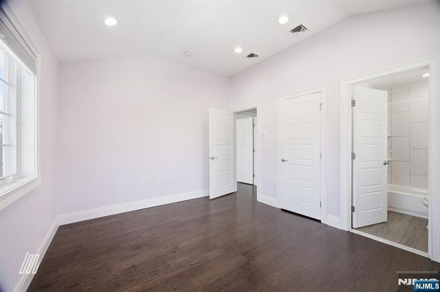 39 Drury Lane, Demarest, NJ 07627