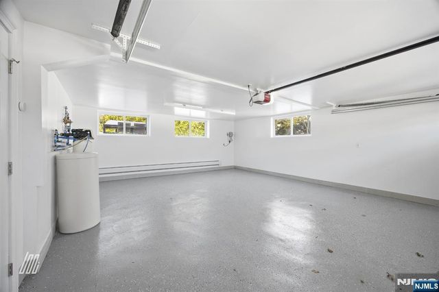 39 Drury Lane, Demarest, NJ 07627