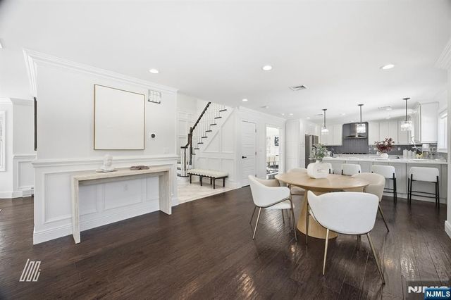 39 Drury Lane, Demarest, NJ 07627