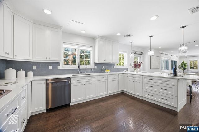 39 Drury Lane, Demarest, NJ 07627