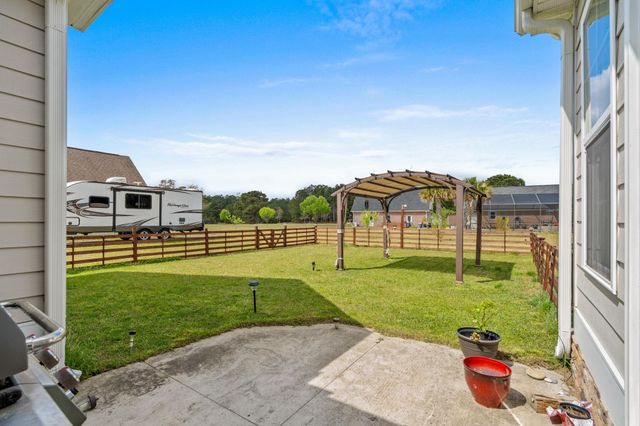 687 Tiger Paw Rd., Loris, SC 29569