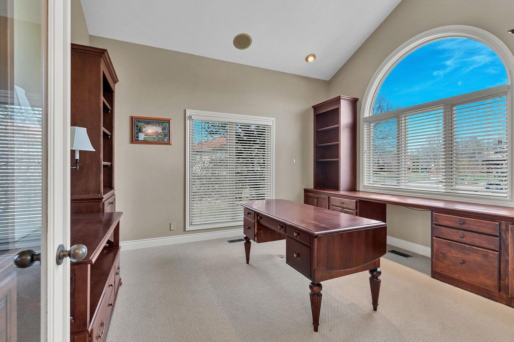 3 N Stagecoach Ct