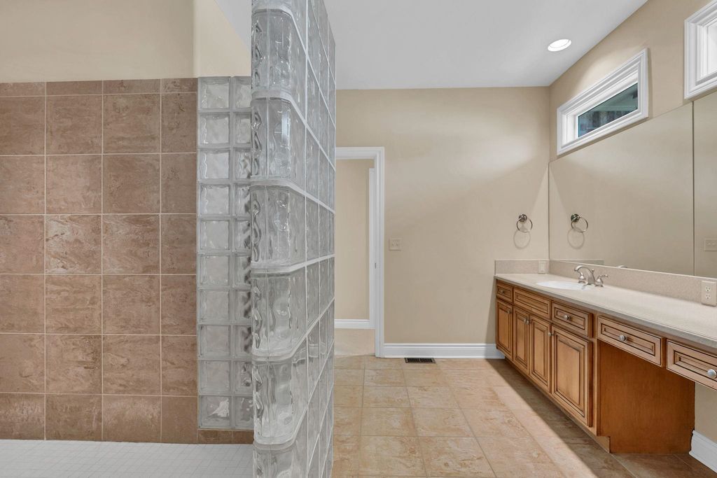 3 N Stagecoach Ct
