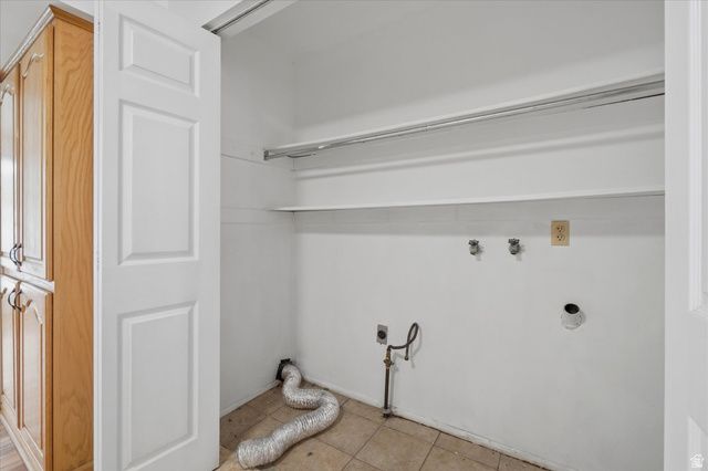 392 E PERRINE DR, Midvale, UT 84047