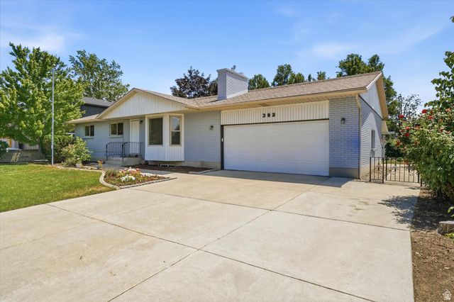 392 E PERRINE DR, Midvale, UT 84047
