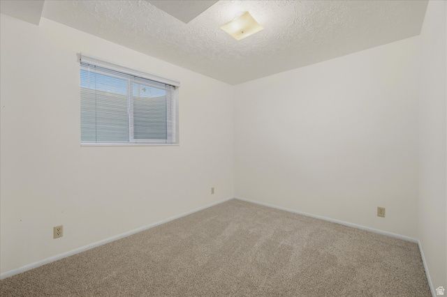 392 E PERRINE DR, Midvale, UT 84047