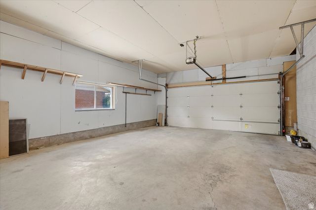 392 E PERRINE DR, Midvale, UT 84047