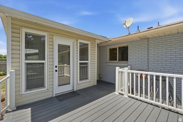 392 E PERRINE DR, Midvale, UT 84047