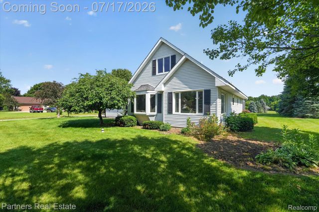 9145 Apple Orchard Drive, Tyrone Township, MI 48430