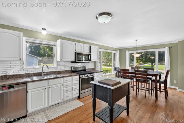 9145 Apple Orchard Drive, Tyrone Township, MI 48430