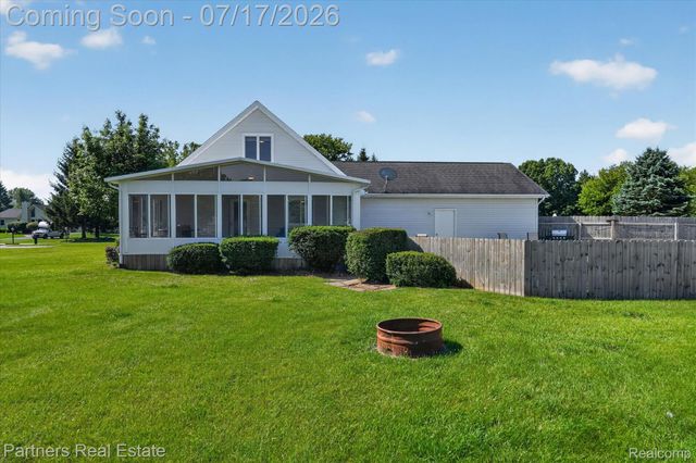 9145 Apple Orchard Drive, Tyrone Township, MI 48430