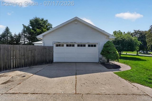 9145 Apple Orchard Drive, Tyrone Township, MI 48430
