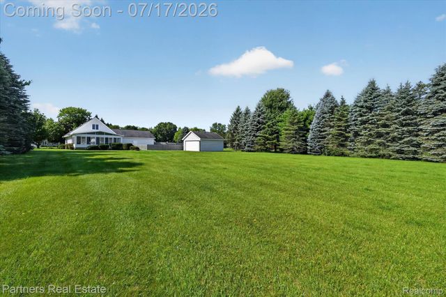 9145 Apple Orchard Drive, Tyrone Township, MI 48430