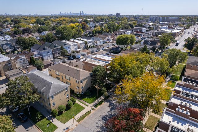 5355 N Central Avenue 2, Chicago, IL 60630