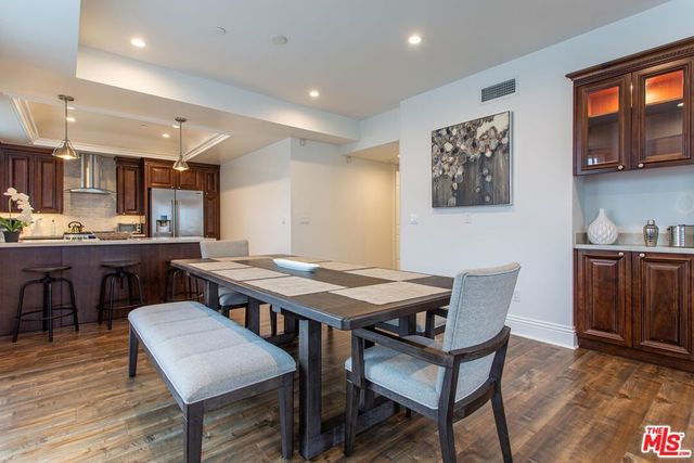 907 S Shenandoah Street 302, Los Angeles, CA 90035