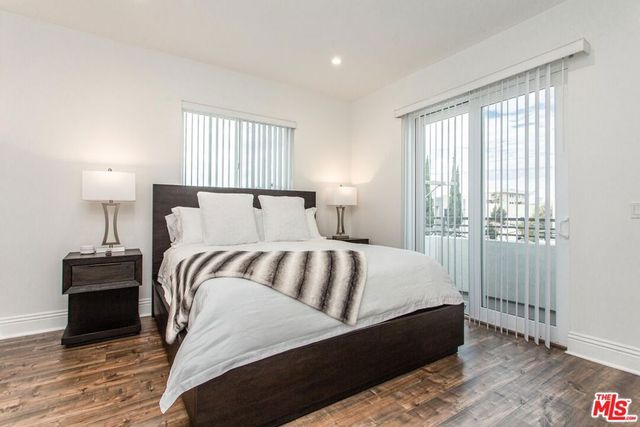 907 S Shenandoah Street 302, Los Angeles, CA 90035