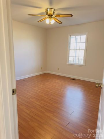 112 Wind Terrace Court, Lexington, NC 27295