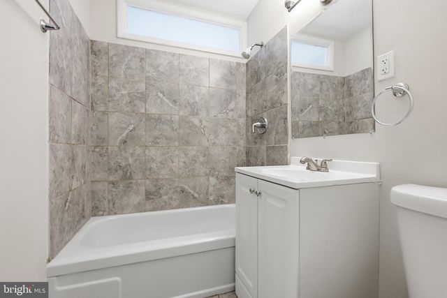 11 OAKMONT DR, New Castle, DE 19720