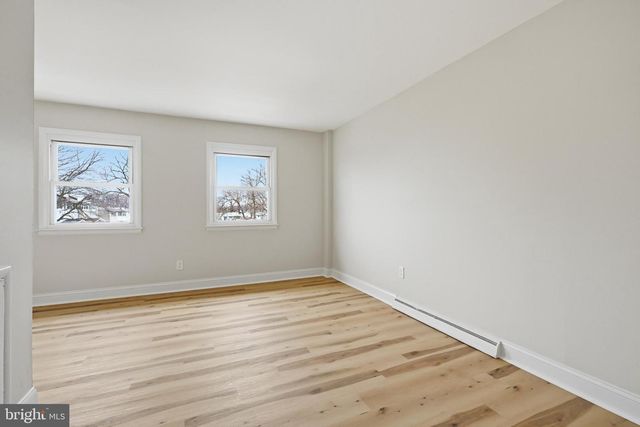 11 OAKMONT DR, New Castle, DE 19720