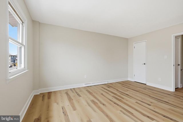 11 OAKMONT DR, New Castle, DE 19720