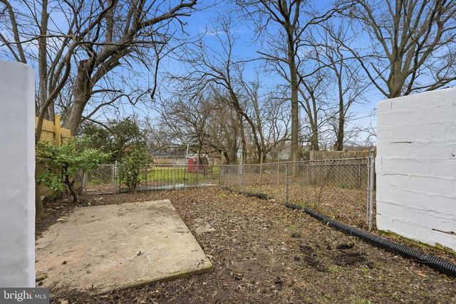 11 OAKMONT DR, New Castle, DE 19720