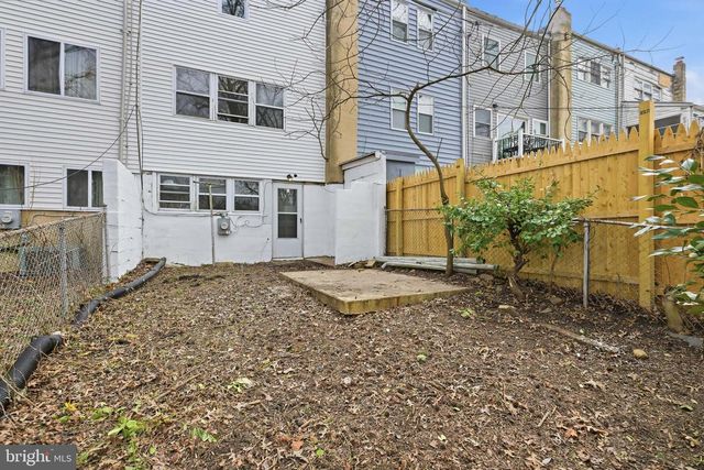 11 OAKMONT DR, New Castle, DE 19720