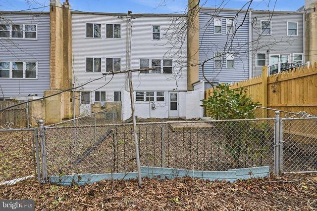 11 OAKMONT DR, New Castle, DE 19720