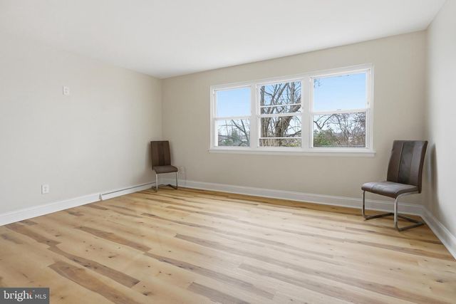 11 OAKMONT DR, New Castle, DE 19720